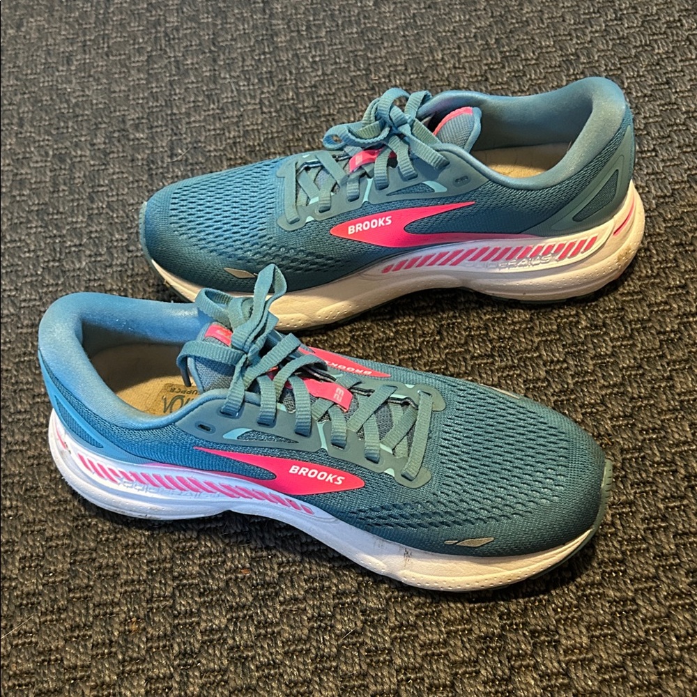 Brooks Women's Adrenaline GTS 23